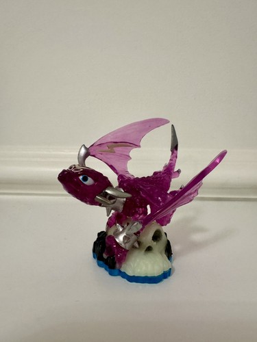 Phantom cynder skylanders swap - cynder,