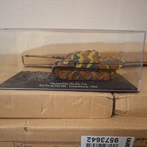 Deagostini model tanks - deagostini,