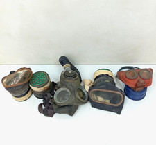 GAS MASK RESPIRATOR AND BOX