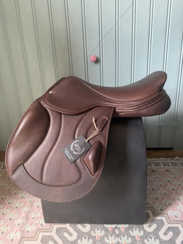 Fiona cork falcon jump - fiona,