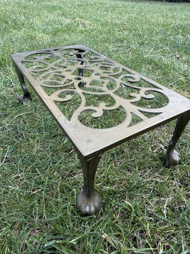 Vintage brass trivet - brass, plant