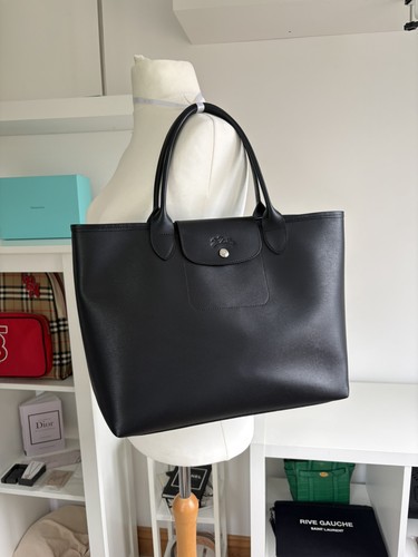 Authentic longchamp pliage - longchamp, le