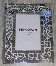 MONSOON Mirror mosaic Photo