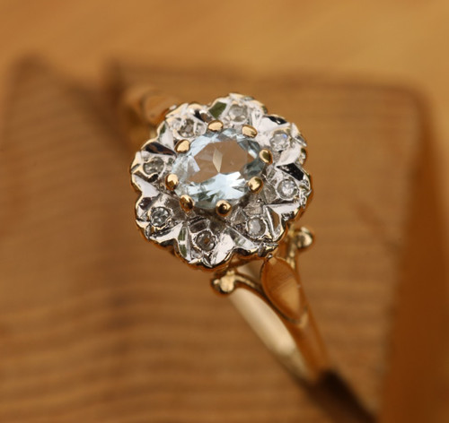 9ct solid yellow gold - 9ct,
