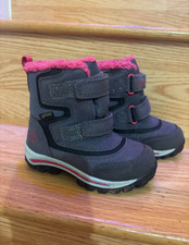 kids snow boots size 8
