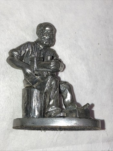 Royal hampshire sculpture r - royal, by