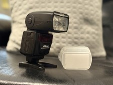 Nikon SB-700 Speedlight flash