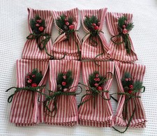 8x Walton 100% Cotton Christmas Napkins Pine & Frosted Berry Sprays 46cm x 46cm