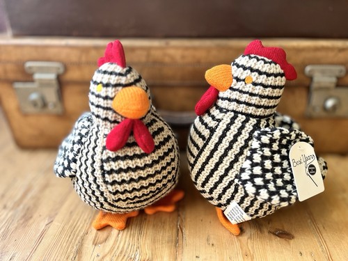 Knitted twin hens - twin,
