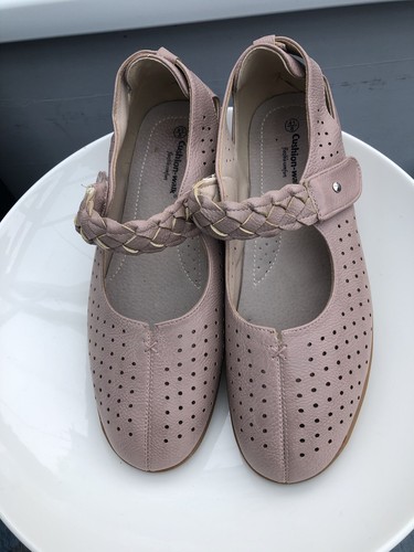 Lovely pair cushion walk - of,
