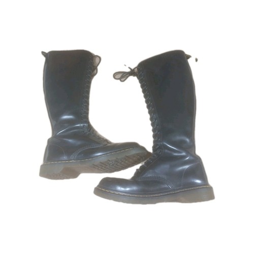 Black hole doc martens - dr.,
