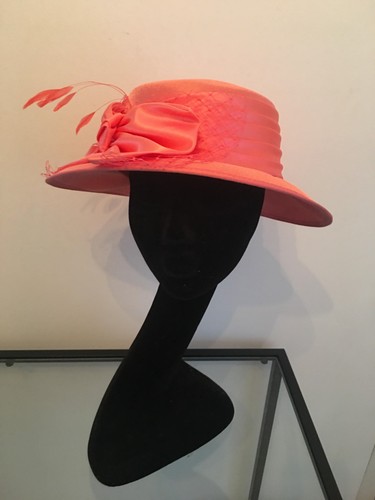 Vintage style coral hat with - style,