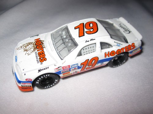 Loy allen hooters - loy,