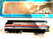 LIFE-LIKE TRAINS - HO GAUGE