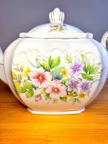 Vintage floral sadler cube - vintage,