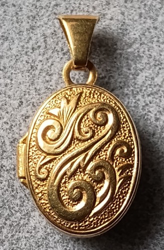 Dainty vintage 9ct yellow - yellow, gold