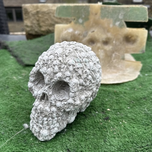 Latex and fiberglass mould - and,
