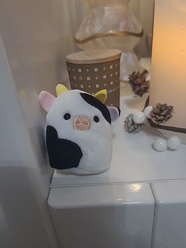 Squishmallow connor the cow - 2",