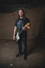 Ben Verellen guitarist with