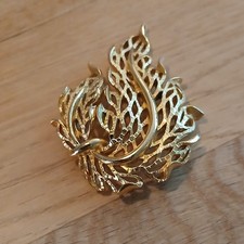 Vintage Trifari Leaf Brooch Goldtone.
