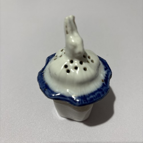 Vintage rabbit ceramic pie - vintage,