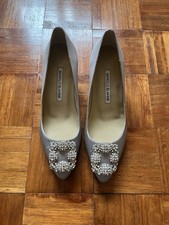 Manolo Blahnik Hangisi Grey