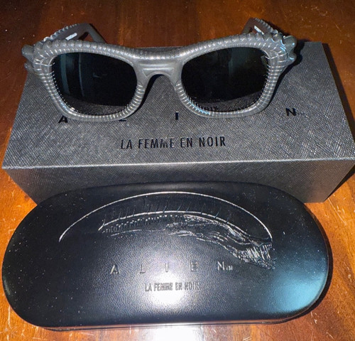 Femme noir alien - femme,