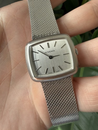 Juvenia integrated bracelet