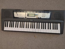 Yamaha EZ-200 Electronic Keyboard 61 Lighted Keys- POWER CABLE NOT INCLUDED