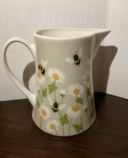 Gisela Graham Small Bone China Mini Cream Milk Jug Daisy Bee Design 10cm New 