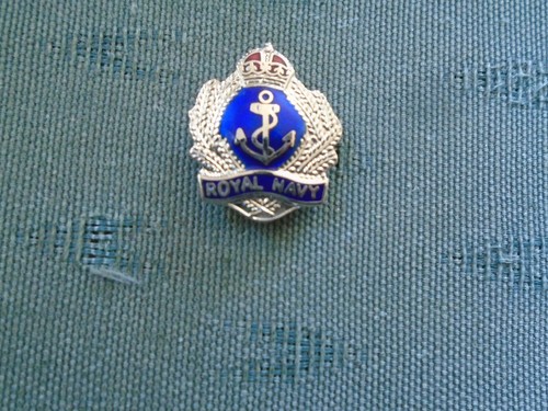 Royal navy enamel - pin, badge