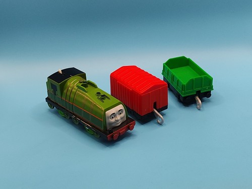 Trackmaster gator and trucks - gator,