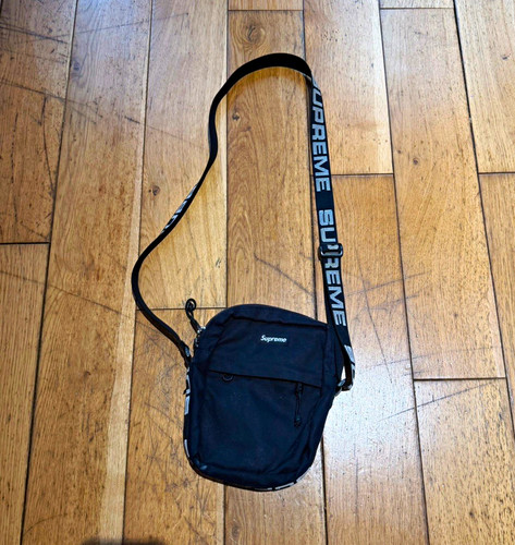 Supreme ss18 black shoulder - supreme,
