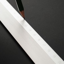 Midori 30cm Aluminium Cutting