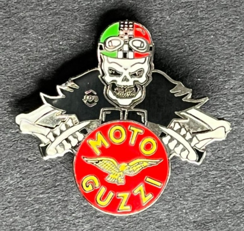 Motorcycle pin badge - pin, moto