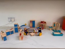 Wooden dolls house furniture - ,