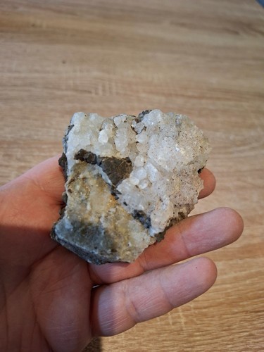 Natural speckled quartz - natural,