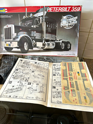 Revell peterbilt 359 - 359, 1:25