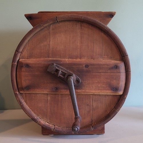 Vintage wood cylinder/barrel