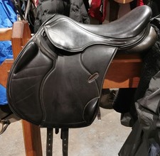 Cavaletti Mono Jump Saddle 17"