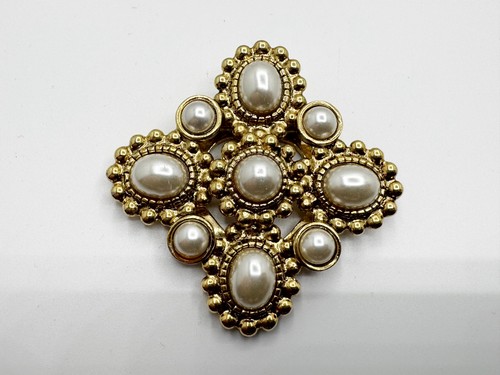 Vintage brooch gold - m&s, tone