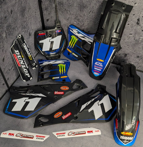 Plastics graphics yamaha - +,