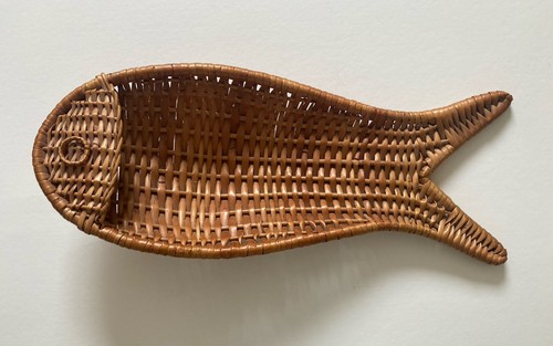 Vintage wicker fish platter - fish,