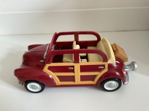 Sylvanian family burgundy red - family,