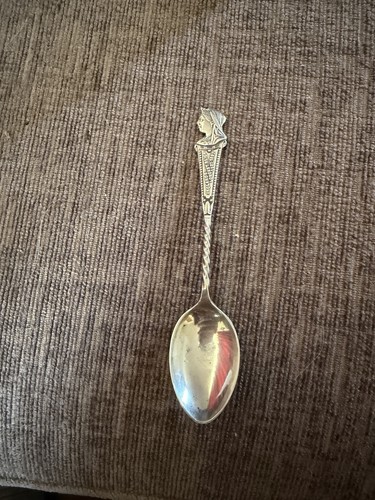 Solid silver hallmarked - solid, uk
