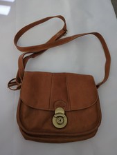 Clarks Medium Tan Brown