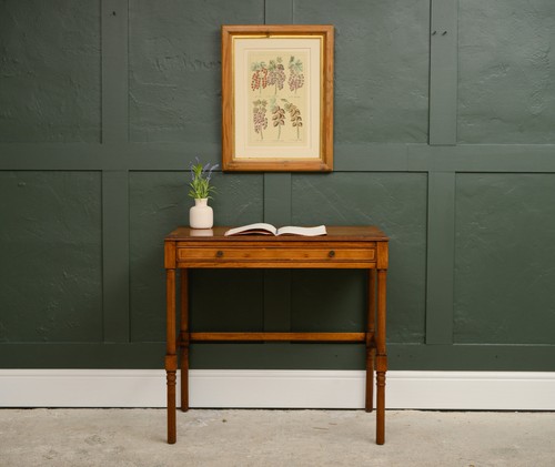Small mahogany writing desk - mahogany, /