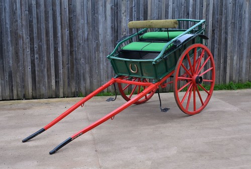 Vintage horse trap old - trap,