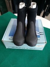 Hard soled neoprene zipped