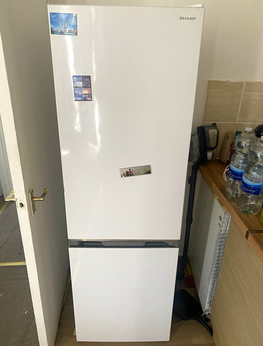 Sharp white freestanding - sharp,